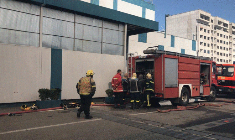 Iu dhanë dekorata për tërmetin, por nuk u japin rrogën. “Digjen” zjarrfikëset, institucionet ja hedhin fajin njëri-tjetrit