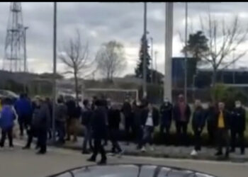 Kontrollorët futen në grevë në Aeroportin e Rinasit! Avioni i ardhur nga Greqia kthehet pas, pezullohet puna për disa minuta