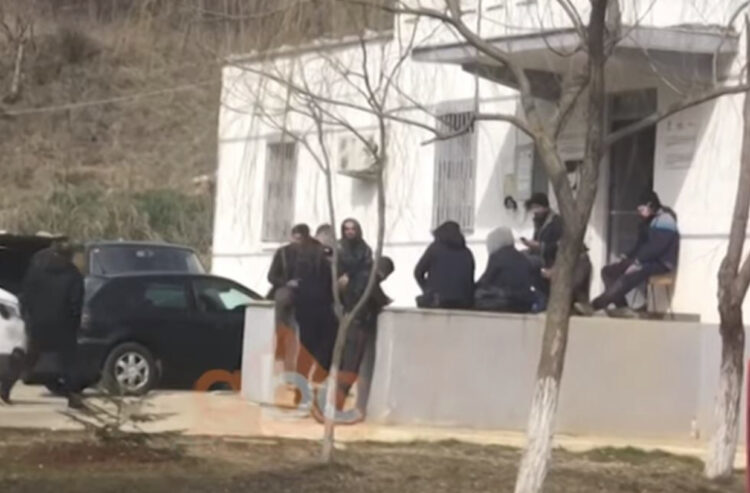 U premtoi BE-në, nga Kavaja shkoi në Korçë për të marrë sirianë, kapet trafikanti