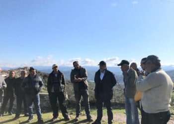 Deputeti Sinaj takon fermerët në zonën e lumit të Vlorës: Kandidimi im i dytë vjen si përgjegjësi e merituar e besimit tuaj