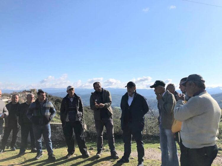 Deputeti Sinaj takon fermerët në zonën e lumit të Vlorës: Kandidimi im i dytë vjen si përgjegjësi e merituar e besimit tuaj