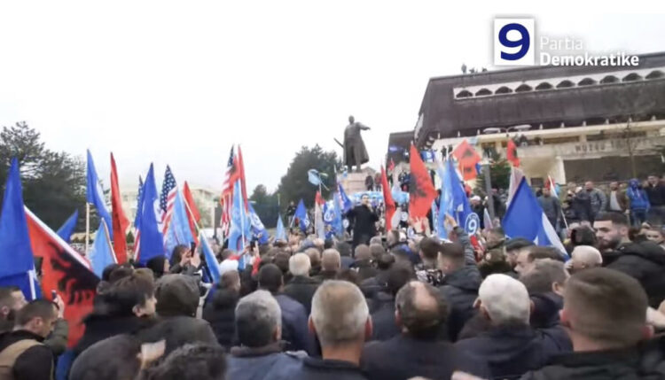 Basha nga Tropoja: Pa larguar Edi Ramën nuk ka ndryshim