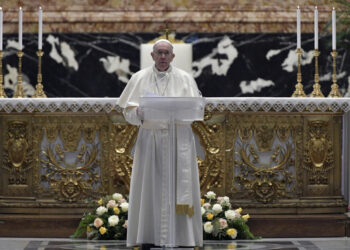 Mesazhi i Papa Franceskut ditën e Pashkëve: Në fushatën e vaksinimit ndihmoni vendet e varfra