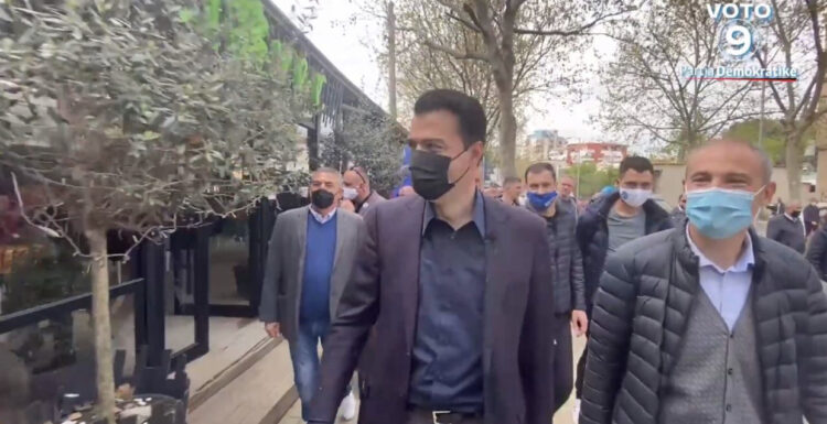 Basha takime me qytetarët në Tiranë: Të gjithë bashkë të sjellim ndryshimin