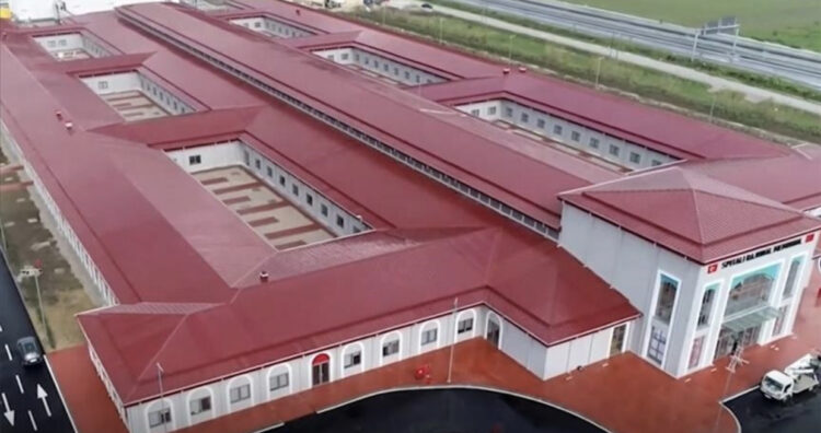 Hapet spitali rajonal i ndërtuar nga Turqia në Fier