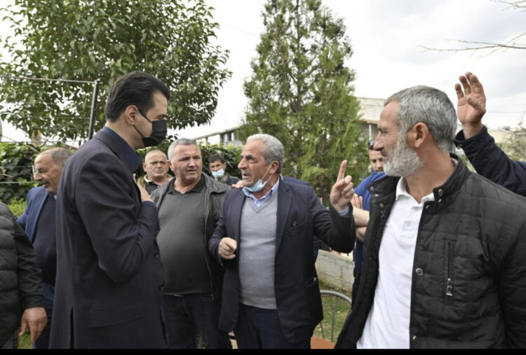 Basha takon banorët që kanë probleme me legalizimet