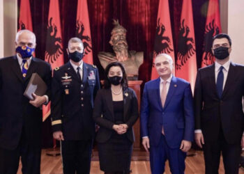 Kim pas takimit me Bashën: SHBA nuk mbështet asnjë parti apo kandidat