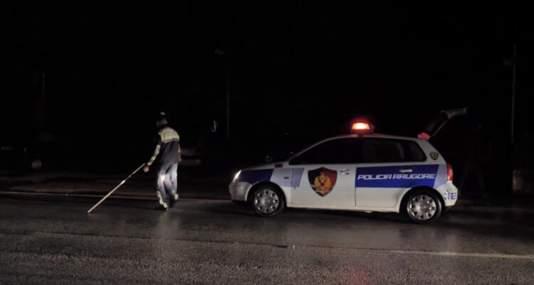 Motori del nga rruga, dy të plagosur në Elbasan, njëri prej tyre rëndë