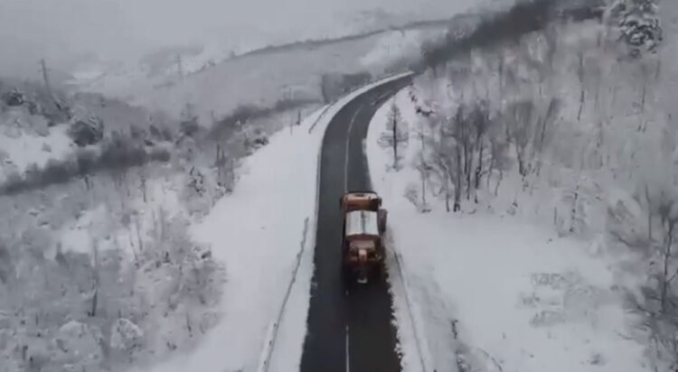 Borë dhe reshje shiu, ARRSH: Akset rrugore janë të kalueshme