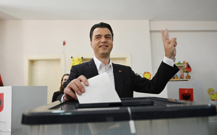 Voton Lulzim Basha: Sot është dita e Shqipërisë dhe e demokracisë, dilni dhe votoni