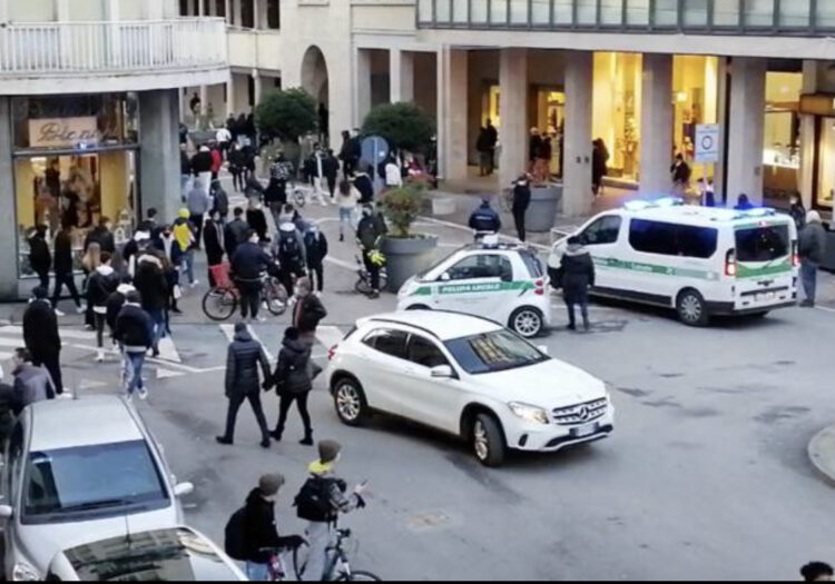 Itali/ Jepen masat për 15 të mitur të arrestuar për përleshje midis bandave multi-etnike