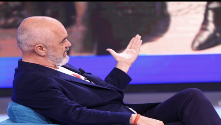 Rama rrëfen marrëdhënien me prindërit: Fuqi autoritare kishte Aneta