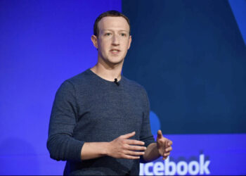 ‘Zbërthehet’ Mark Zuckerberg! Hakerat sigurojnë të dhënat e CEO-s së ‘Facebook’