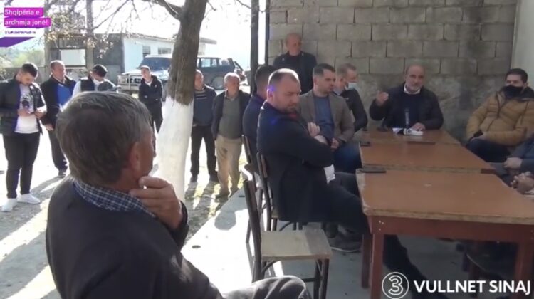 Subvencionet në bujqësi janë puna e suksesshme e këtyre viteve, deputeti Sinaj vizitë në fshatin me tradita të Mesaplikut
