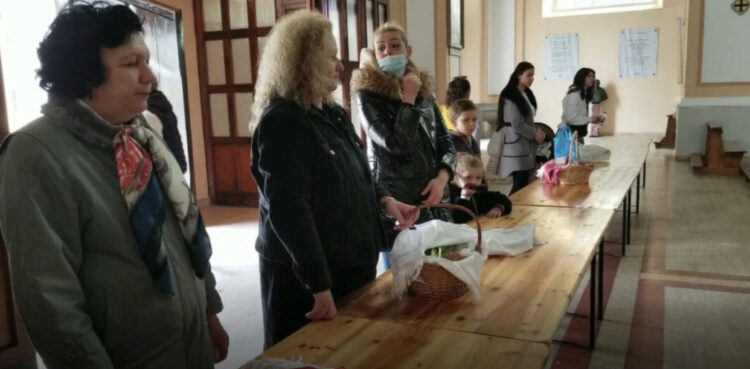 Nesër Pashkët, tradita e bekimit të ushqimeve në Shkodër