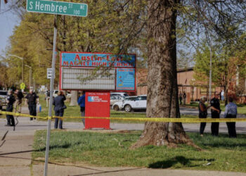 Të shtëna me armë në një shkollë në SHBA, humb jetën një person plagoset një polic