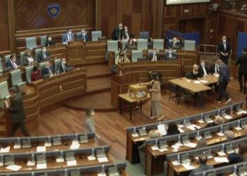 Votohet për zgjedhjen e Presidentit në Kosovë, deputetët hedhin fletat, pritet të mbyllet numërimi