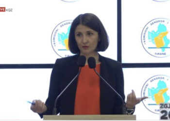 Zëdhënësja e KQZ: Në rreth 100 qendra votimi identifikimi biometrik ka dështuar