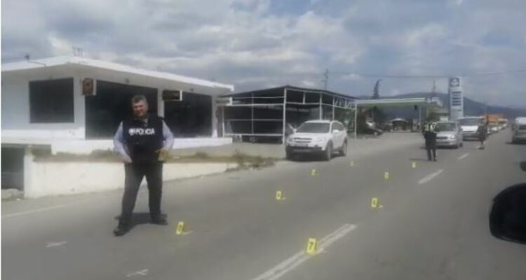 Përplasen 3 makina në Elbasan, lëndohet një grua