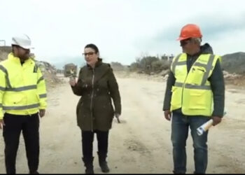 Belinda Balluku inspekton punimet në rrugën Orikum-Dukat