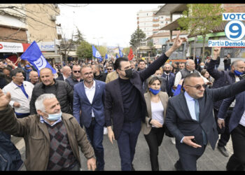 Basha thirrje socialistëve të Librazhdit: Nuk ju lidh asgjë me hajdutët