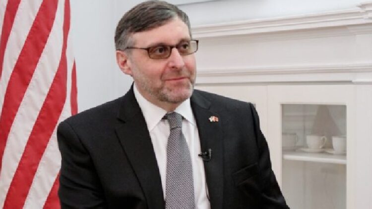 Palmer “vizitë virtuale” në Shqipëri, bën bashkë kundërshtarët. Takim me Ramën, Bashën e Metën
