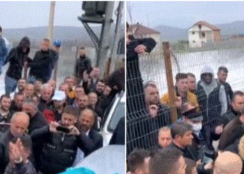 7 mln lekë në makinë, arrestohen dy persona në Dibër, PS : Blinin vota për LSI-në