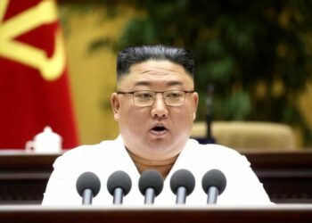 “Jemi në një krizë të vështirë”/ Kim Jong Un paralajmëron qytetarët