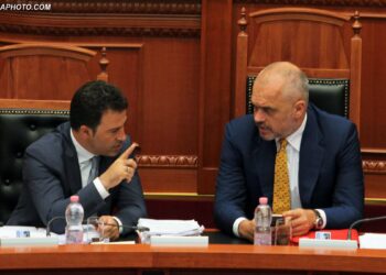 “Po këta si janë këta, PD, LSI ça bëhet”- ‘Zbardhet’ biseda telefonike e Ramës me Niko Peleshin