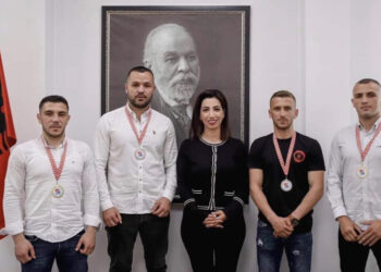 Ministrja Kushi takon boksierët shqiptarë: Rrisim mbështetjen ndaj sportistëve elitarë