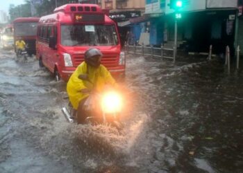 Nuk paska fund! Pas virusit, India goditet nga cikloni, shënohen 20 viktima