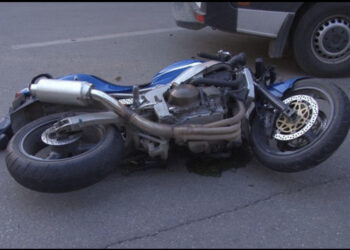 Aksident në Sarandë, makina përplaset me motoçikletën