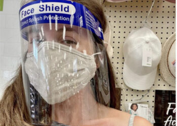 Aktorja shqiptare merr dozën e dytë të vaksinës Pfizer gjatë shtatzënisë në SHBA