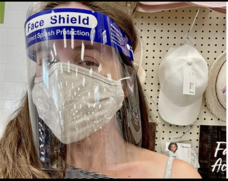 Aktorja shqiptare merr dozën e dytë të vaksinës Pfizer gjatë shtatzënisë në SHBA