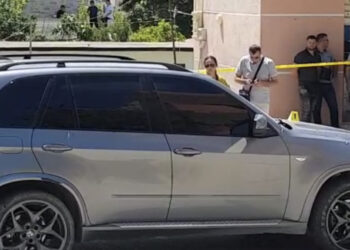 PAMJET/Atentat në Vlorë, një person hap zjarr në drejtim të BMW-së, vdes në spital drejtuesi