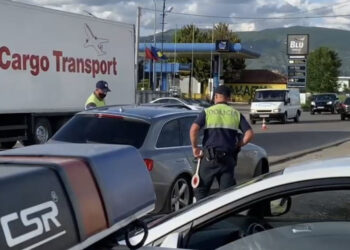 Vrasja e Everest Çakës, Policia postoblloqe në hyrje të Elbasanit! Kontrolle makinave dhe qytetarëve