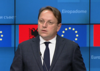 Komisioneri Varhelyi vjen nesër në Tiranë, takime me Bashën dhe Ramën