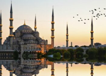 Turqia hap sezonin turistik në 1 qershor, gati të pres 30 mln turistë