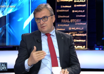 Skënder Brataj paralajmëron: 15-20 maj pritet rritje e rasteve me Covid-19