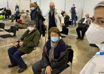 Shteti i parë në botë që ‘josh’ qytetarët: Po bëre vaksinën, do marrësh shpërblim