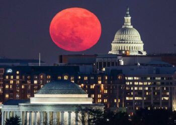 Hëna e përgjakur, çfarë nuk duhet të bëni në këtë periudhë sipas astrologut turk