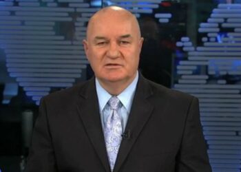 Gazetari i njohur jep edicionin e fundit të lajmeve për Zërin e Amerikës