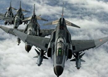 Mediat greke ngrejnë alarmin: Turqia mund të furnizojë Shqipërinë me dronë ushtarakë vdekjeprurës