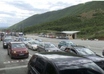 Fluks në Morinë, shqiptarët e Kosovës drejt Shqipërisë për të kaluar fundjavën