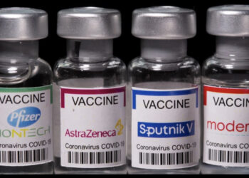 Përzierja e vaksinave kundër COVID-19 mund të shkaktojë efekte të lehta anësore