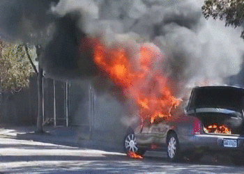 Digjet një automjet në Kavajë, policia jep detajet