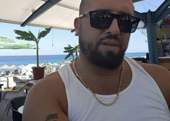 E rëndë/ Atentat mafioz në Vlorë, ekzekutohet në pritë 35-vjeçari. Del fotoja