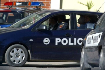 Po tërhiqte lekë në bankomat, gruaja kërcënohet me thikë nga një 44-vjeçar