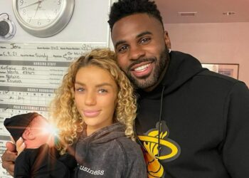 Baba për herë të parë, Jason Derulo zbulon emrin e veçantë të të birit