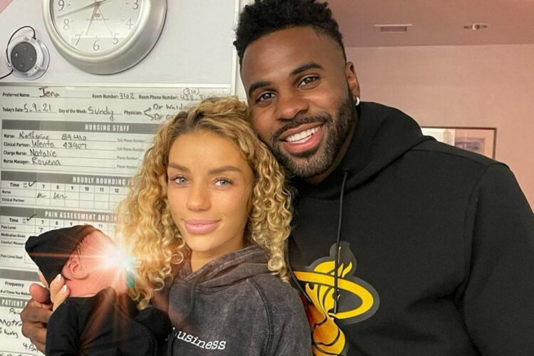 Baba për herë të parë, Jason Derulo zbulon emrin e veçantë të të birit